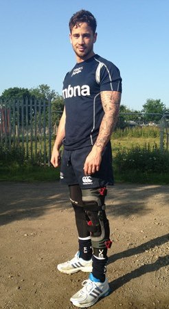 Danny Cipriani wearing the knee brace